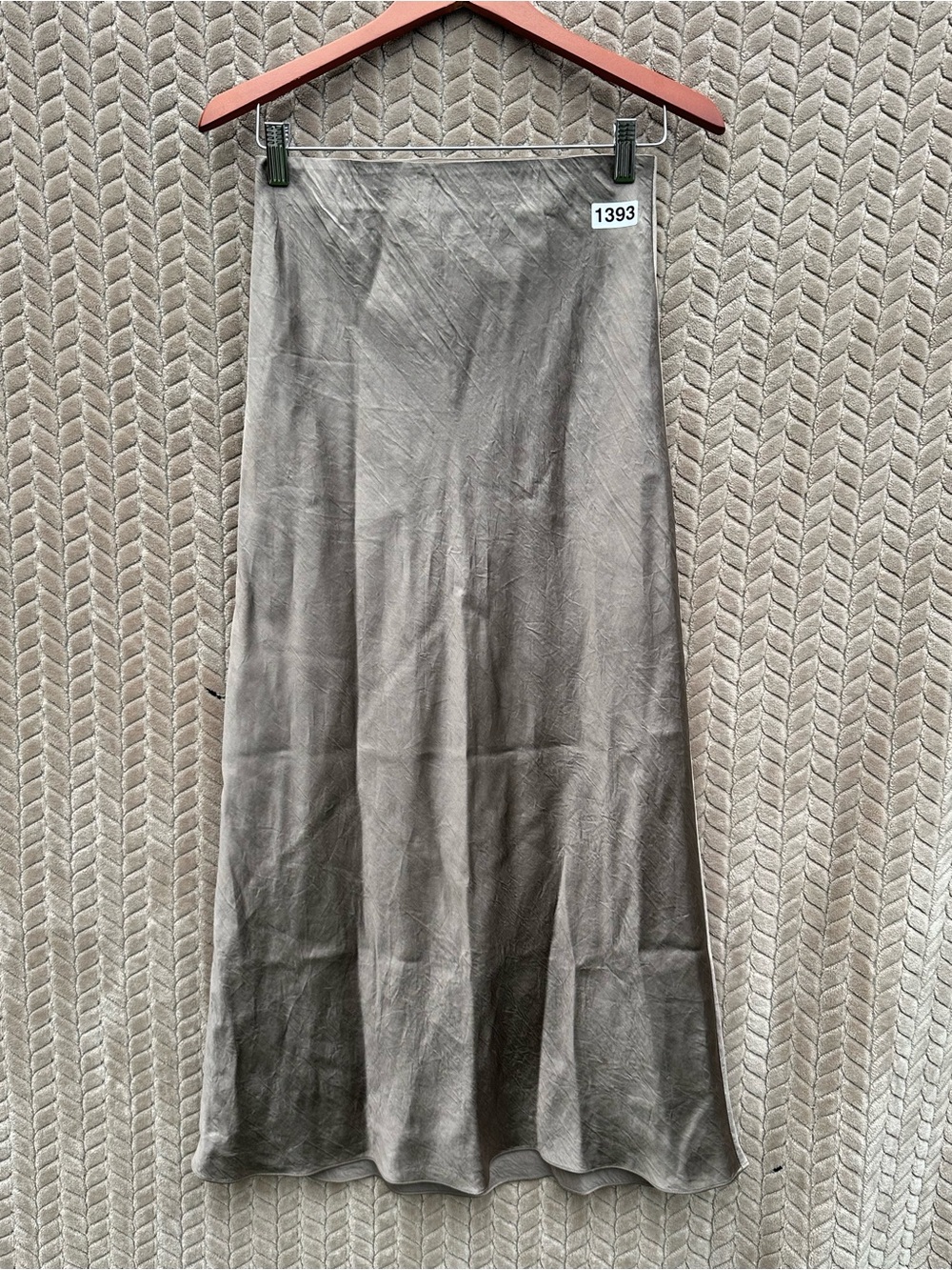 Aritzia Babaton Slip Skirt Size 6 Taupe Satin Midi Bias Cut Minimalist Capsule - Picture 3 of 10